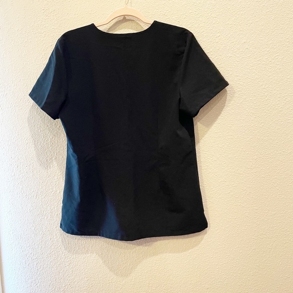 Figs Casma Three-Pocket Scrub Top - Picture 6 of 9